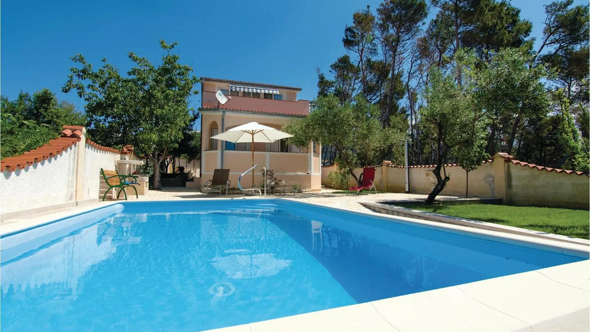 2 Bedroom Gorgeous Home In Banjol